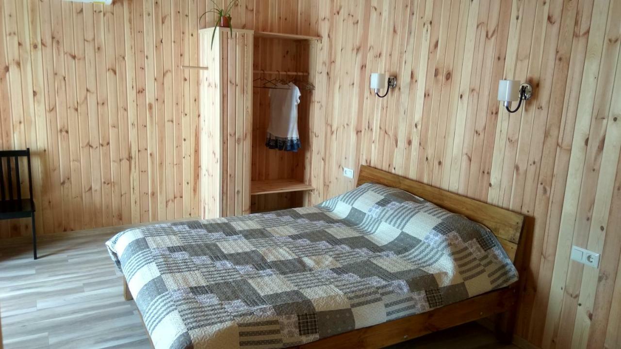 Eco House Hotel Chornomorsk Exterior foto