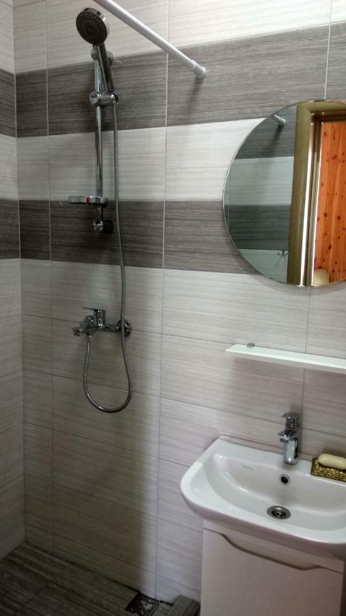 Eco House Hotel Chornomorsk Exterior foto
