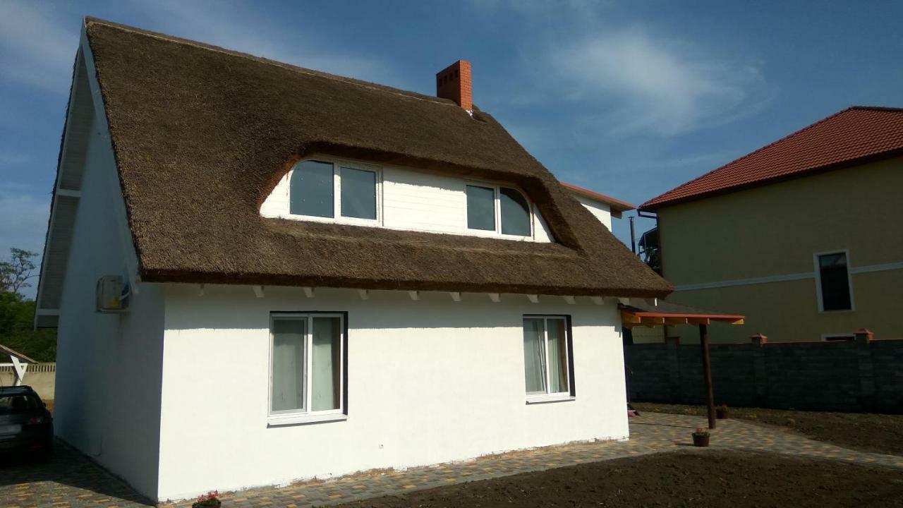 Eco House Hotel Chornomorsk Exterior foto