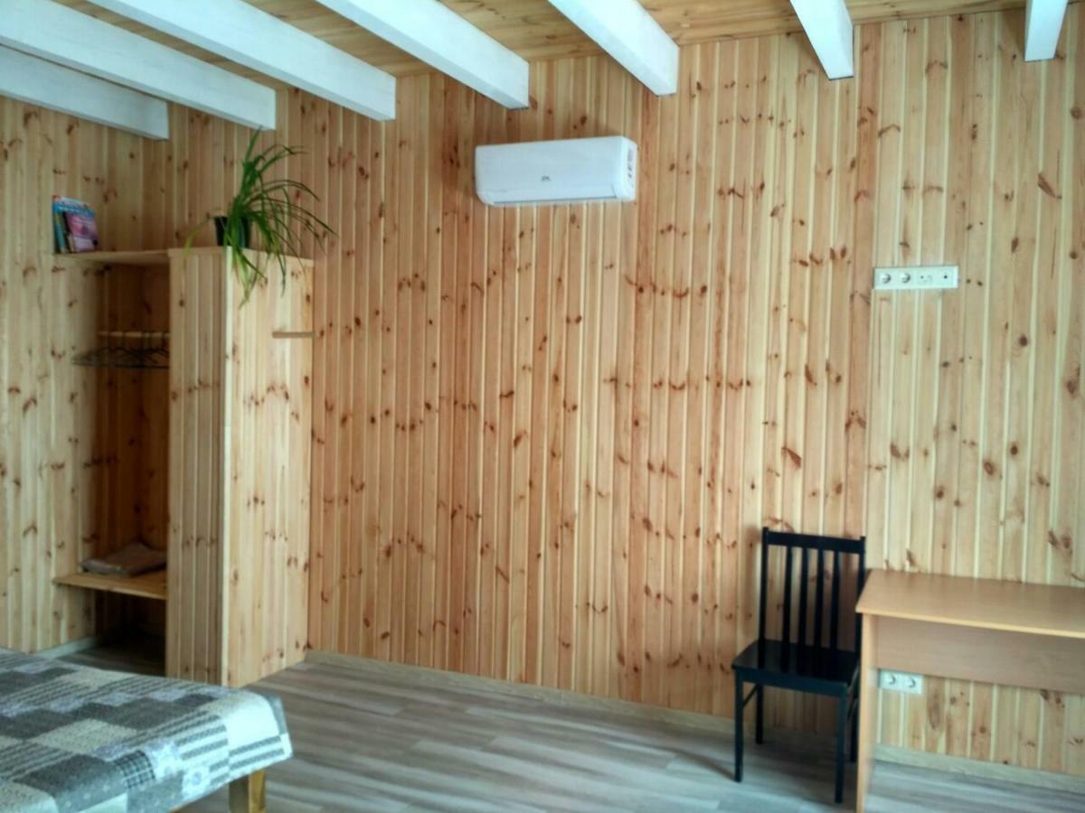 Eco House Hotel Chornomorsk Exterior foto