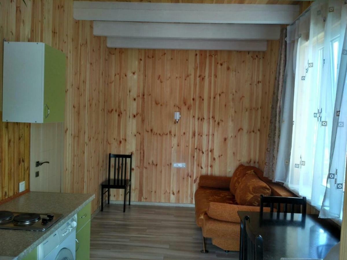 Eco House Hotel Chornomorsk Exterior foto